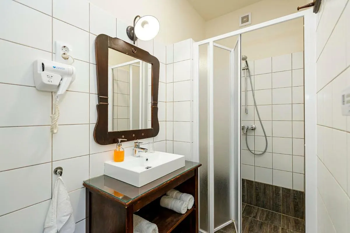 Tulipangarden Panzio Bed & Breakfast Eger 0*,