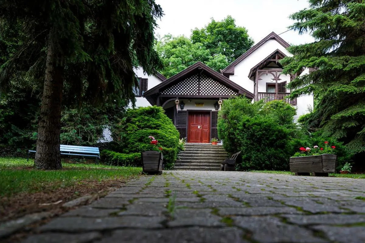 Tulipangarden Panzio Bed & Breakfast Eger
