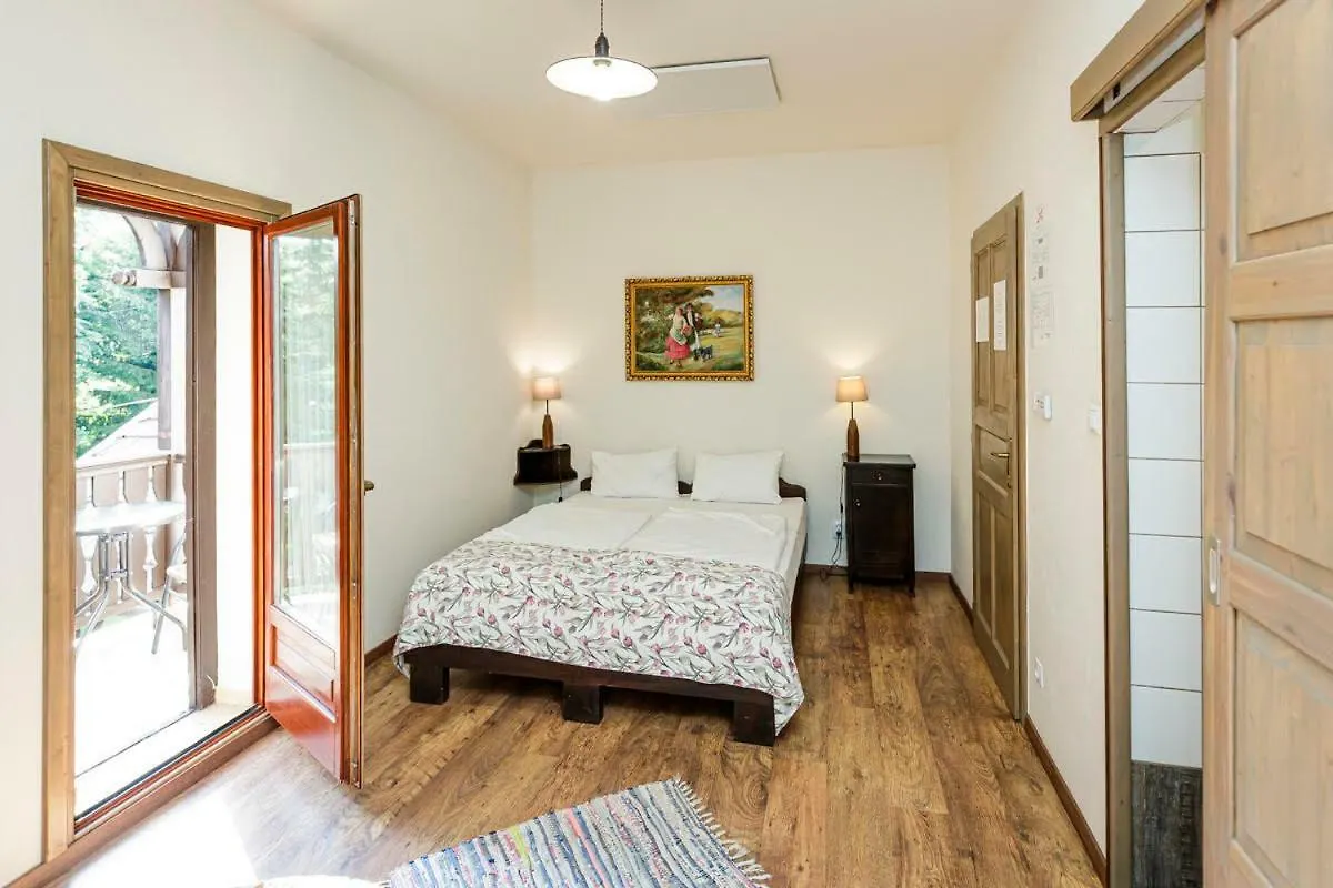 Tulipangarden Panzio Bed & Breakfast Eger
