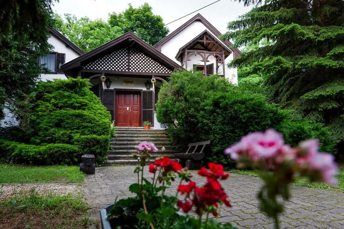 Tulipangarden Panzio Bed & Breakfast Eger Hungary