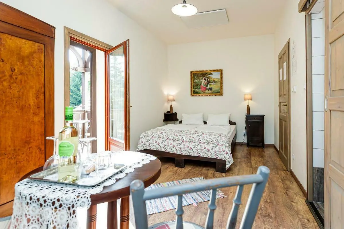Tulipangarden Panzio Bed & Breakfast Eger