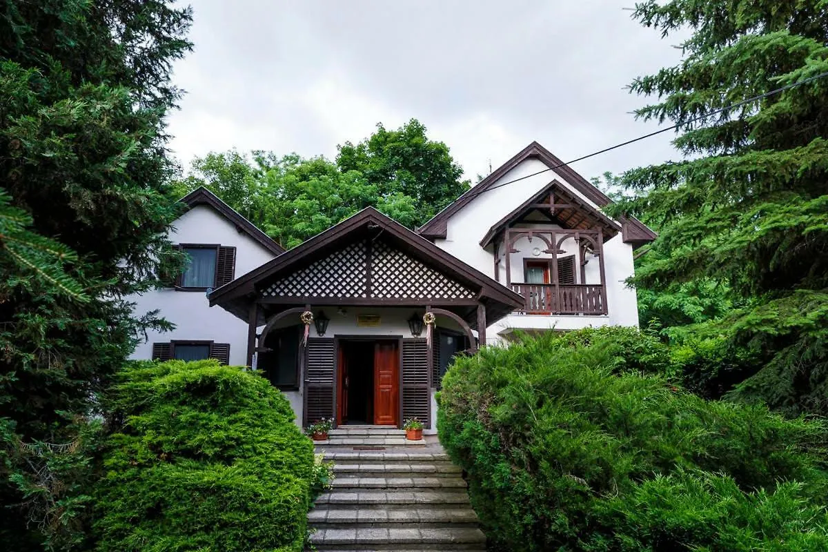 Tulipangarden Panzio Bed & Breakfast Eger 0*,